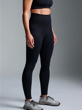 LNDR Chisel 7/8 Black Leggings M - L biodegradable collection